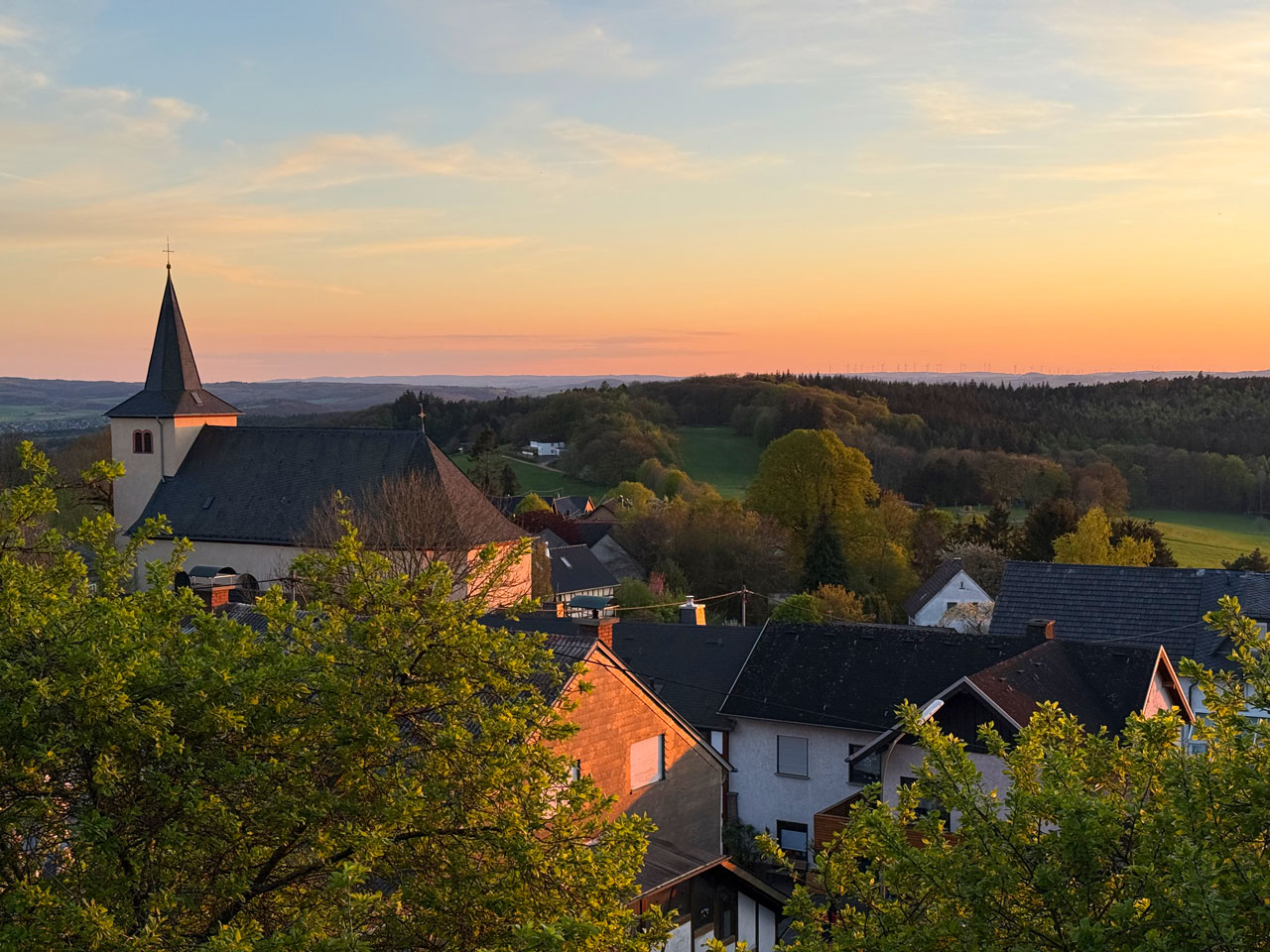 Rund um das Junkerhaus gibt es viele Möglichkeiten, die Eifel auf eigene Weise zu erleben Rund um das Junkerhaus gibt es viele Möglichkeiten, die Eifel auf eigene Weise zu erleben