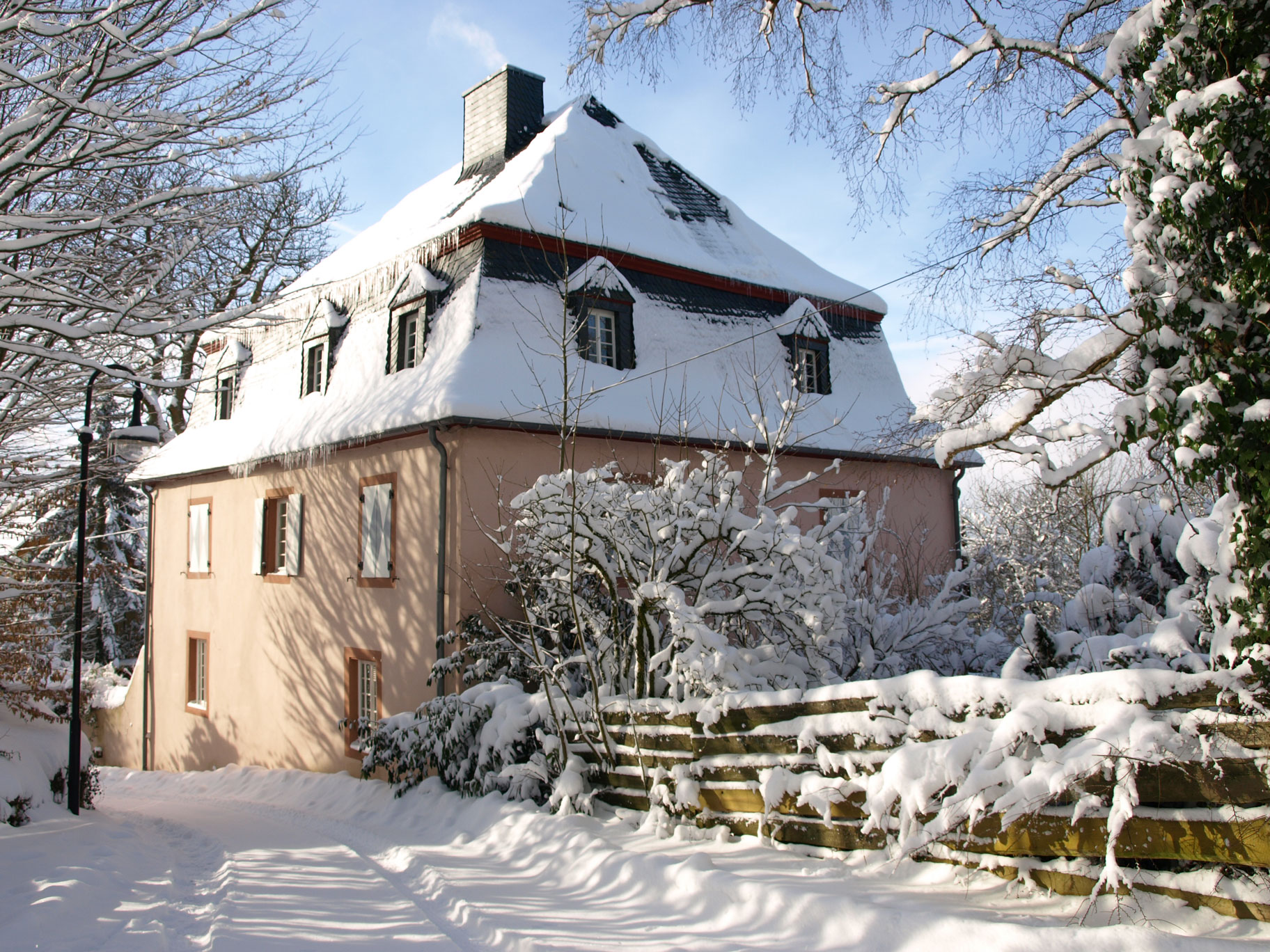 Das Junkerhaus bietet großzügigen Raum für Familien, Freundeskreise und Gruppen mit bis zu 11 Personen.